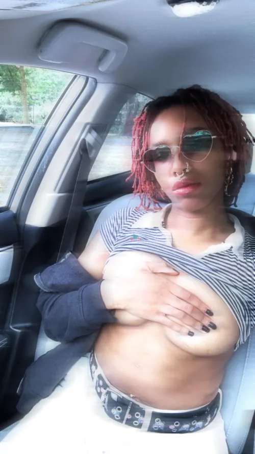 Thumbnail Cute Little Handfuls: Handbra Charm Unveiled