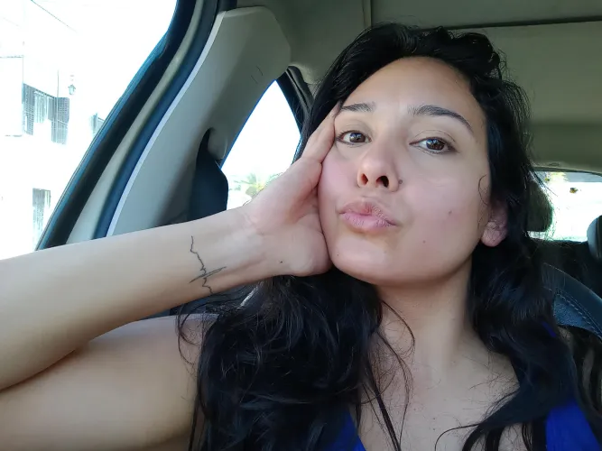 Thumbnail Beso Sabroso: Amiraasol's Sensual Latino Vibes