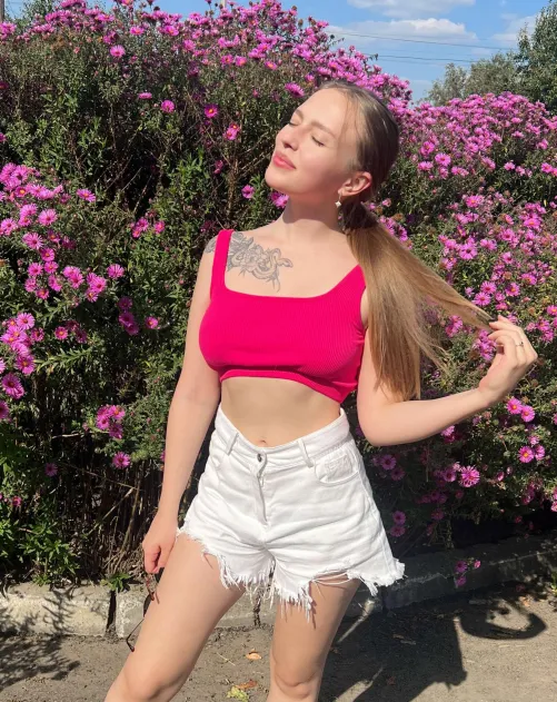 Thumbnail BabySweetestt's Flower-Powered Ponytail Magic