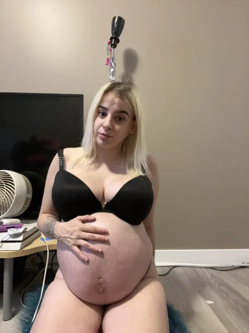 Thumbnail Admiring a Cute Big Belly: PreggoPorn Wonders | laylaluvxo