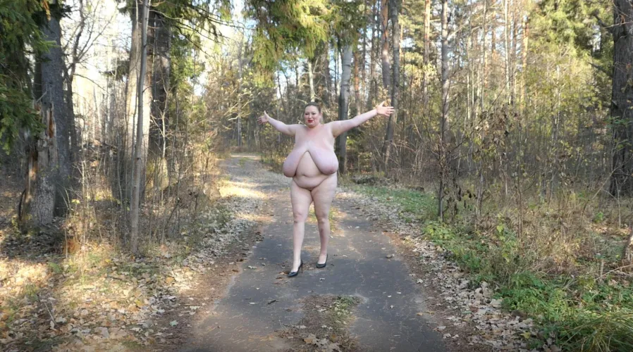 Thumbnail Outdoor Moments: Embracing Nature | BBWnudists