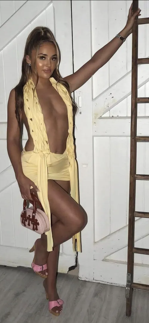 Thumbnail Fashionably Mysterious: Not Sure What She's Wearing but I Like It by North_Confident