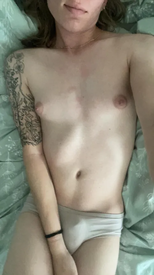 Thumbnail Exploring Myths: Small Tits and Small Bites Connection | dykesgonewild