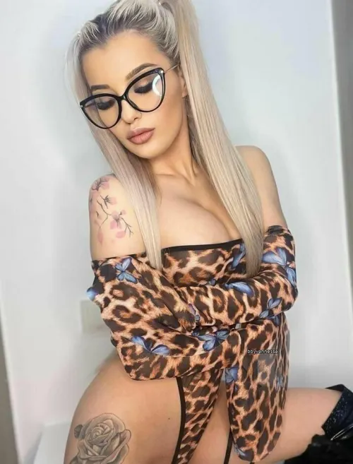 Thumbnail Exhibitionist Tales: Bbyvannessa's Confidence Shines