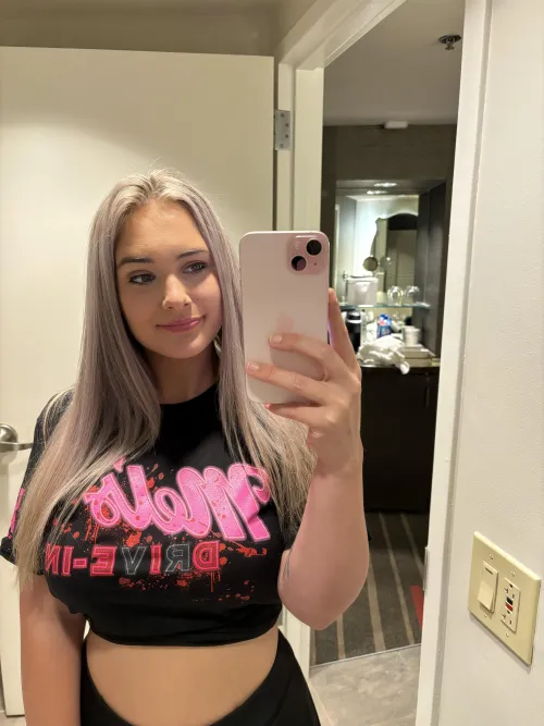 Thumbnail Join yourfavemom24 for a Night Out on the Town