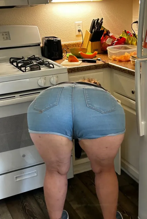 Thumbnail cindyvanessa's Booty Struggle: Shorts vs. Cheeks