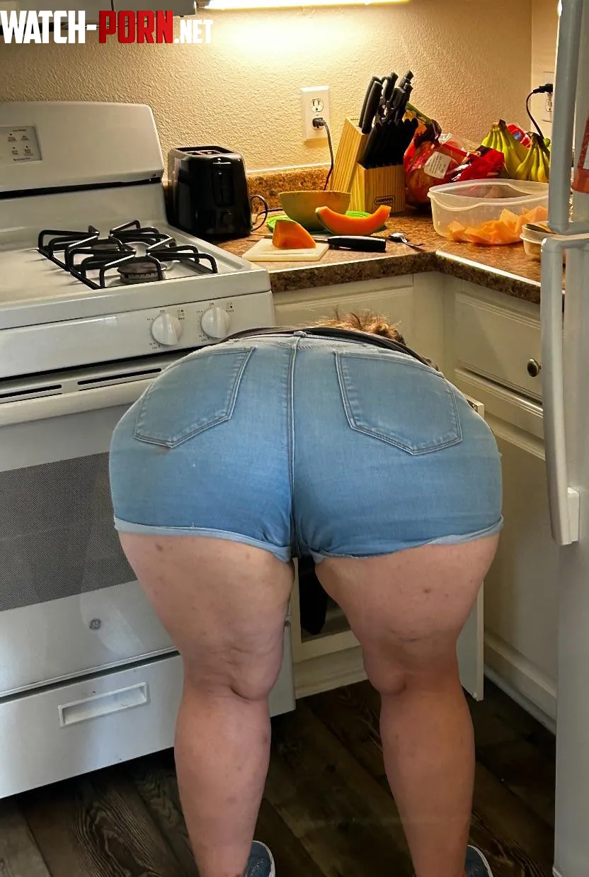 This ass barely fits in these shorts  by cindyvanessa