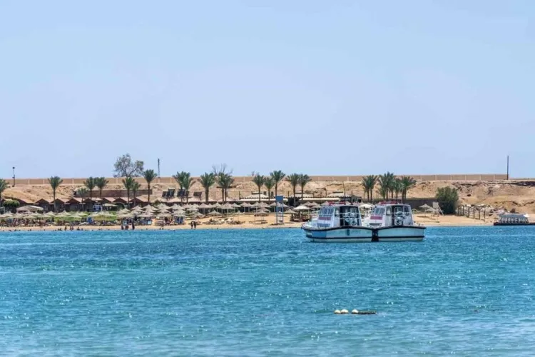 Thumbnail Sharm El Sheikh's Beautiful Beach Landscapes