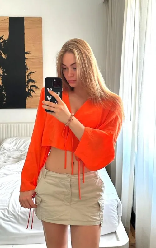 Thumbnail Professional Chic: iamKathrynn's Meeting Prep