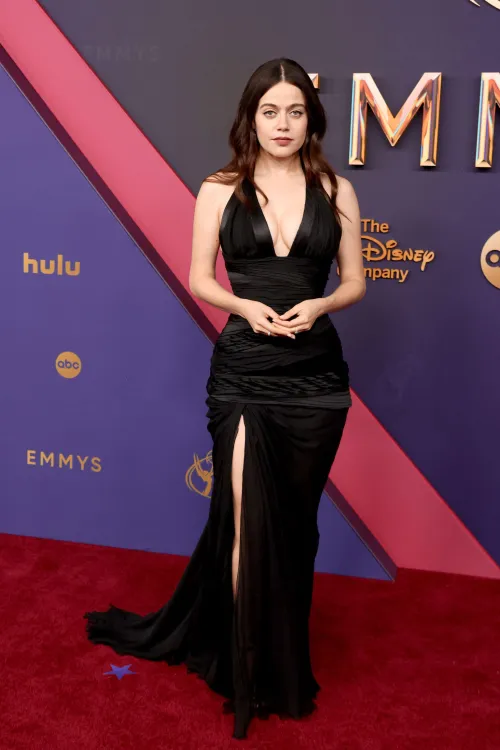 Thumbnail Molly Gordon: A Radiant Presence | ControlCAD | gentlemanboners
