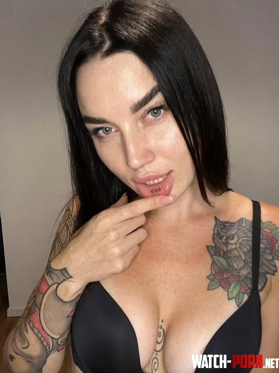 Lets do a rock in my bedroom by tattosloverlena