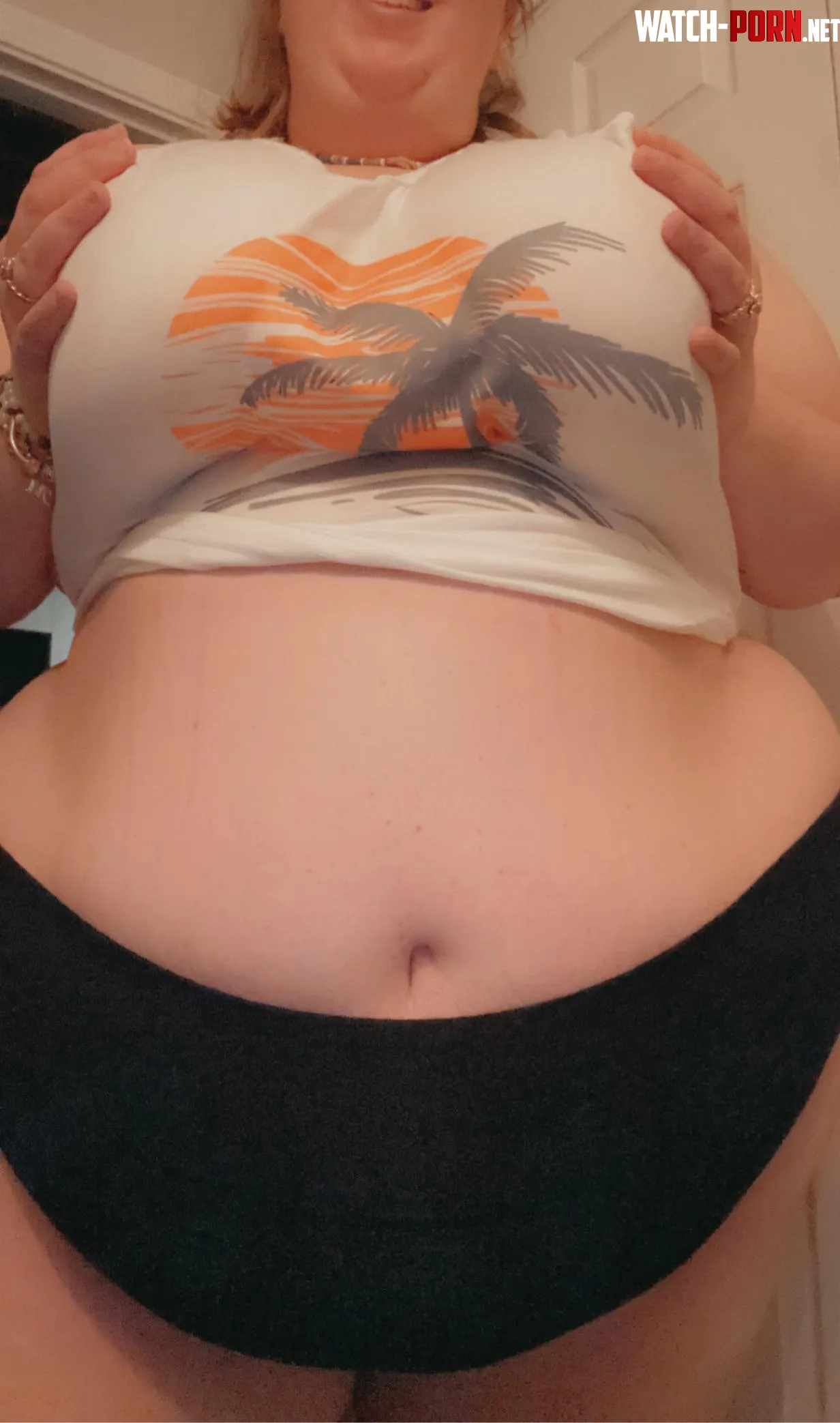 i love my belly so much  by itsmiaclover