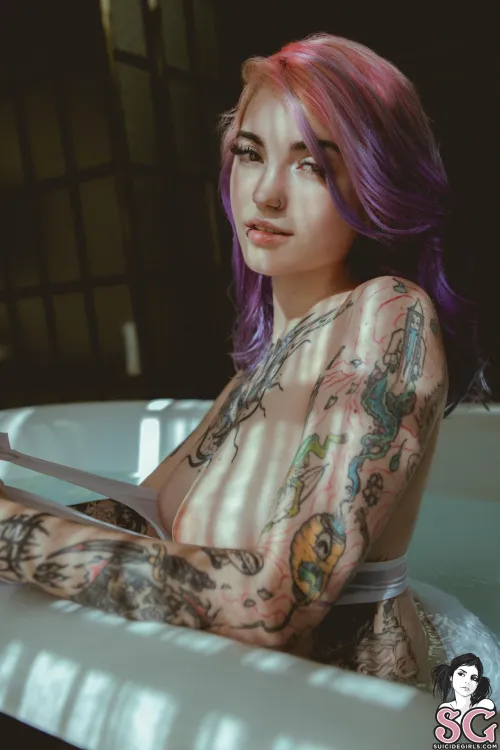 Thumbnail Light and Shadow with Model Gloom from SuicideGirls