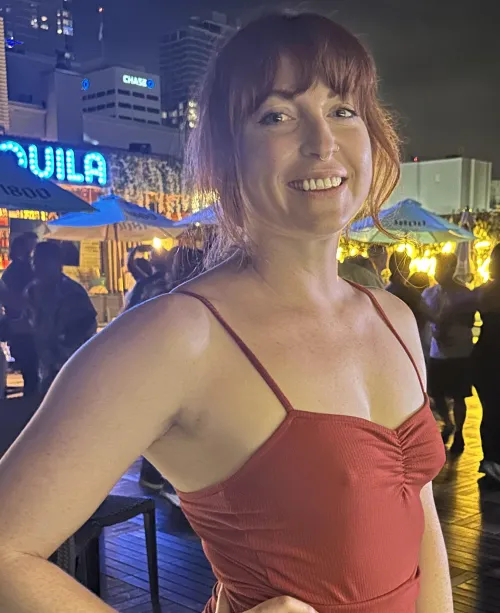 Thumbnail Dancing Nights and Braless Delights: 4red_ivory Shares