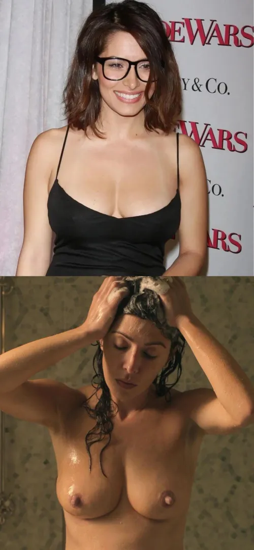 Thumbnail Sarah Shahi: A Peek into the World of OnOffCelebs