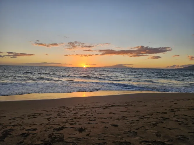 Thumbnail Relaxation in Paradise: Kihei Maui Beach
