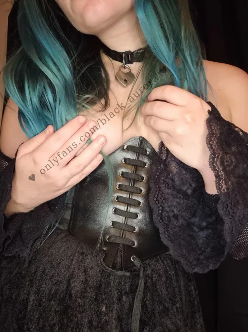 Thumbnail Gothic Tease - Black__Aurora's Collared Adventure