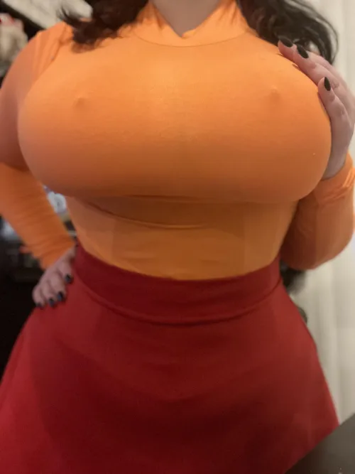 Thumbnail Velma Cosplay Test by Misslofn for Perfecting the Look | Poke at the Fun in Cosplay