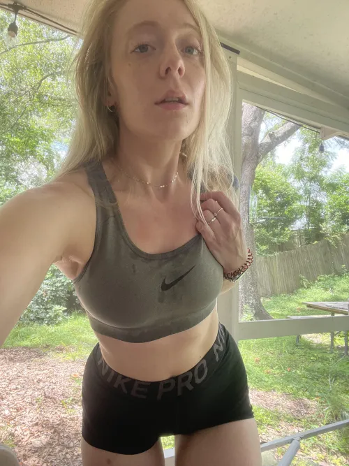 Thumbnail Sunday Sweaty Yard Work: Dive into SweatyGirls with daphne_dysarte