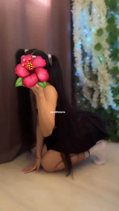 Thumbnail uwuWisteria Awaits in 'On My Hands and Knees Waiting for You'
