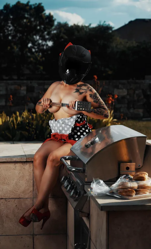 Thumbnail Grill with Poshybiker: Embracing the underboob Trend