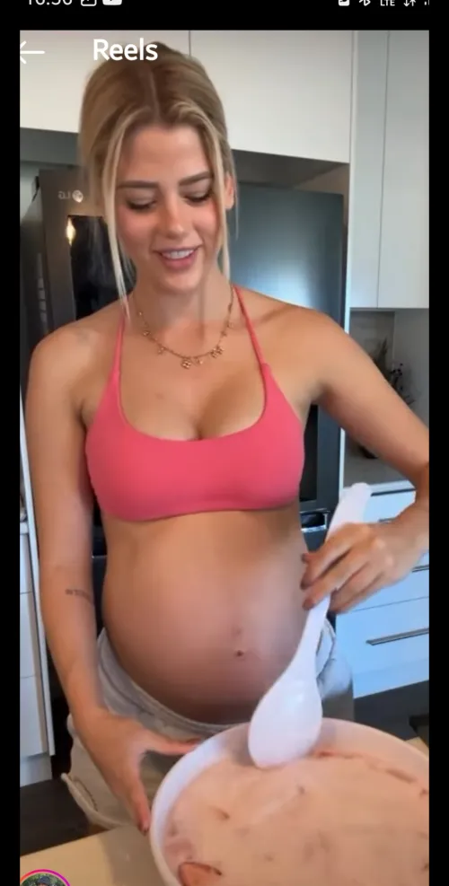 Thumbnail Mystery Unraveled: Identify the Subject in PreggoPorn by beno9444