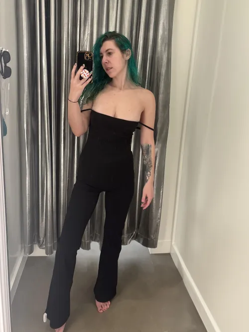 Thumbnail Sirenskiss3's MirrorSelfie Revelation: Straps Off
