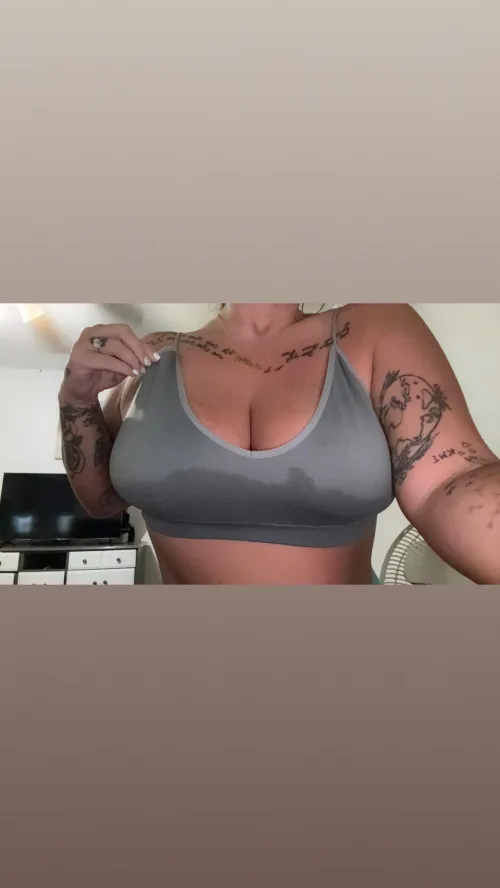 Thumbnail lilbratx2's Olfactory Dilemma Exposed in SweatyGirls
