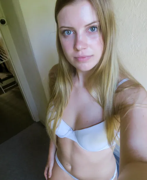 Thumbnail BrownCrow11: Half-Dressed and Fully Gorgeous in Brawesome Category