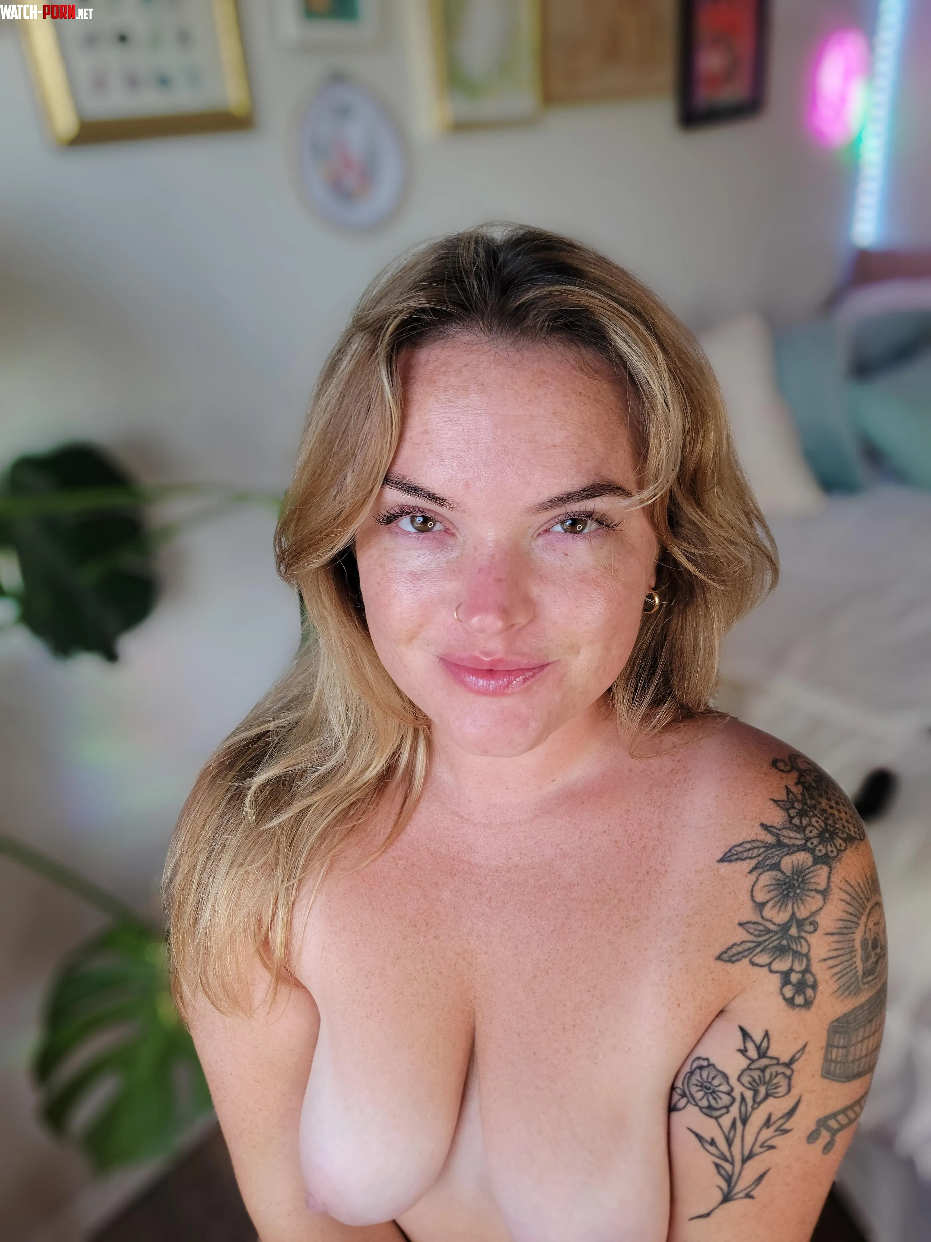 No make up and tanlines is my favorite look by Gwenbunnybun