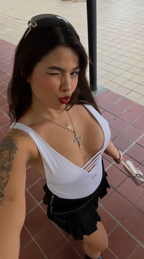 Thumbnail Where Are the Older Men? Exploring Chicxgoddess' Latina Insights