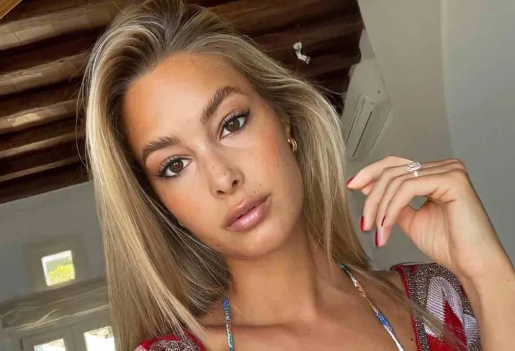 Thumbnail Viky Varga's Allure depicted by ProductOk5970 - PrettyGirls