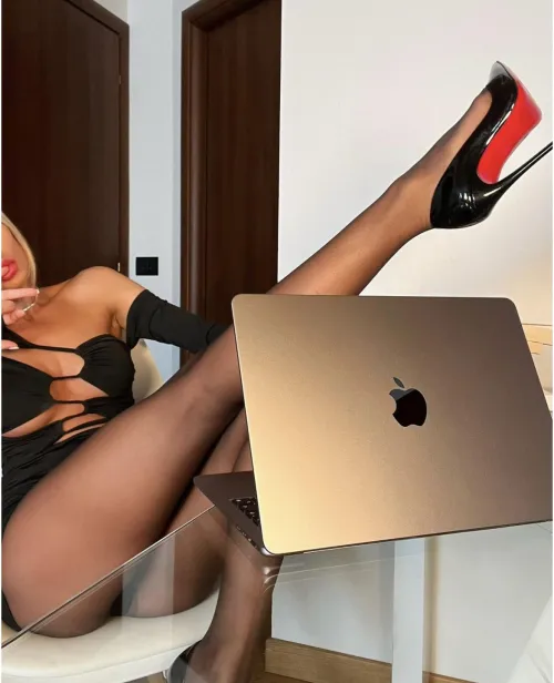 Thumbnail Office Distractions by Ameliadayyxx: A Tempting Read - Secretary
