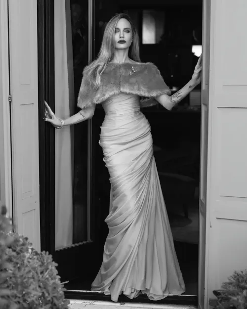 Thumbnail Angelina Jolie: Timeless Beauty | jimlahey2100