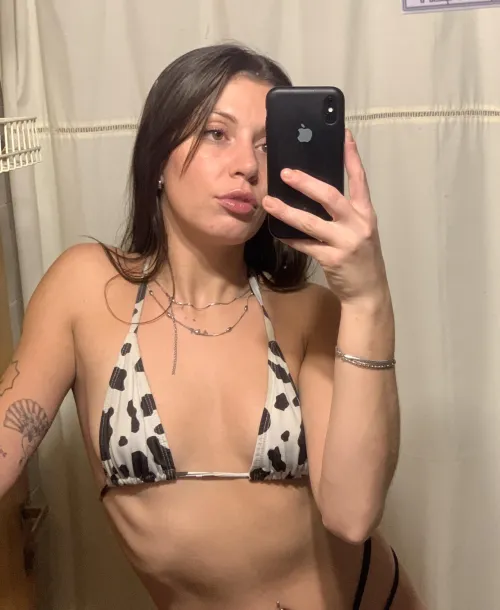 Thumbnail Mirror Selfie Slay: Showcasing the Perfect Bikini | nermega