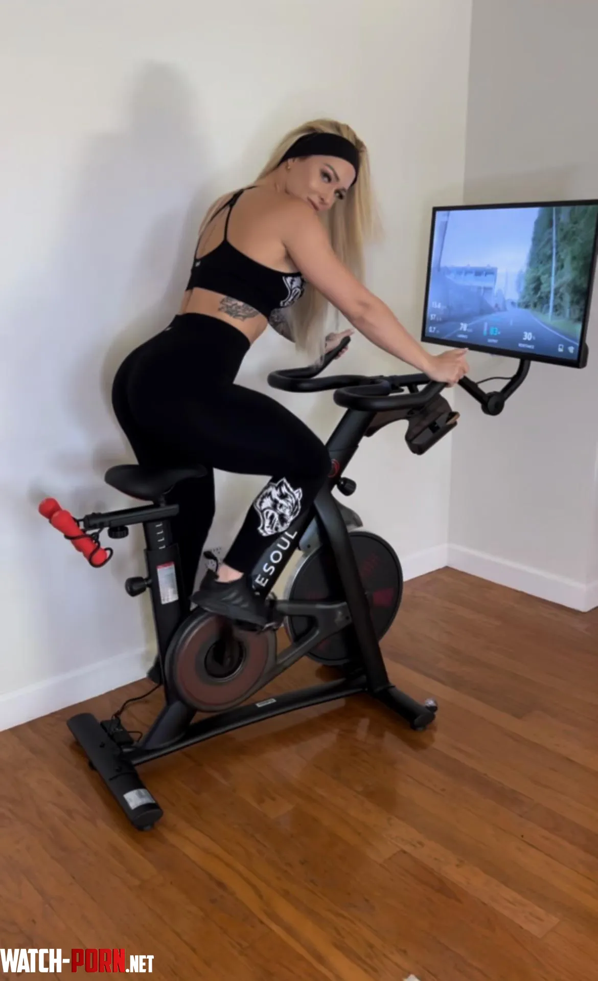 watch it move by FitnessBarbiee