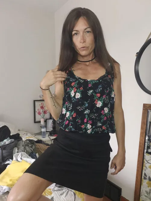 Thumbnail Wondermilff's Classy Approach: Elegantly Sexy All Day