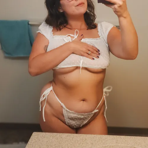 Thumbnail Extra Milf Vibes: Celebrating Self-Confidence by Delightfulbliss7