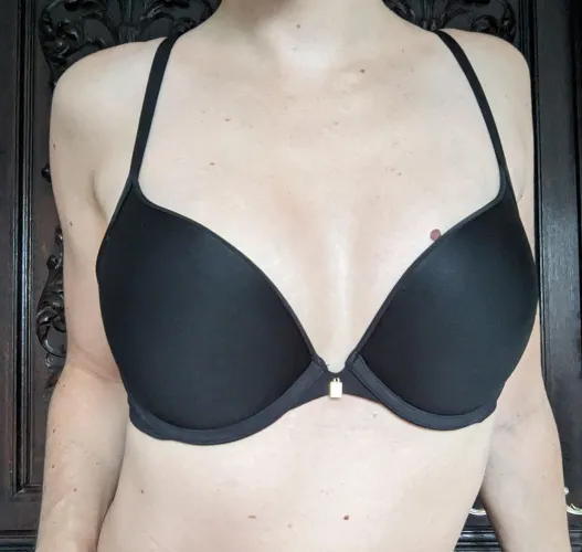 Thumbnail Basic Black Push-Up Bra Review by darkspellslingerie | Ultimate Guide to IRTR Bras for Brawesome Comfort and Style