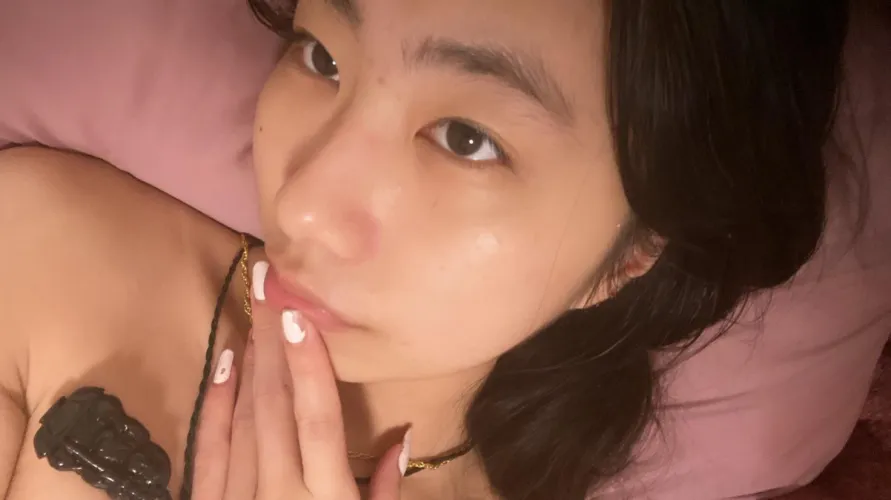 Thumbnail Intimate Moments: Capturing Random Bed Selfies with lycheecheebb