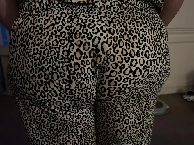 Thumbnail Tough Choices: LittleMissSwissRolls' Braless or Not Dilemma