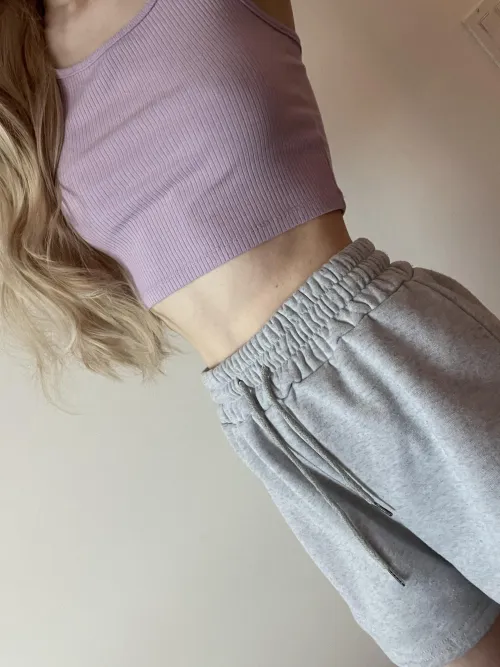 Thumbnail Purple Tops Galore: Fashion Tips from SexyLinnea