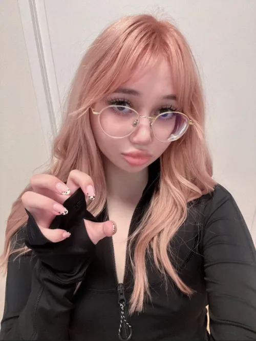 Thumbnail Meow Magic: mayobeby's Enigmatic Style