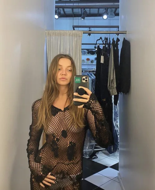 Thumbnail Jessie Andrews: Embracing Style and Sophistication in PornstarFashion