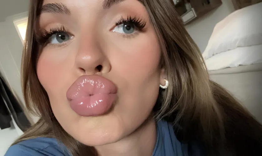 Thumbnail Insane Pout Unveiled by newacciglel