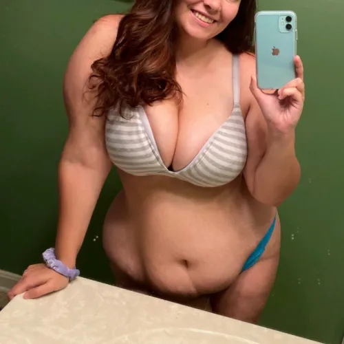 Thumbnail Dating a Girl with a Mom Bod: Would You? by abigailgray256