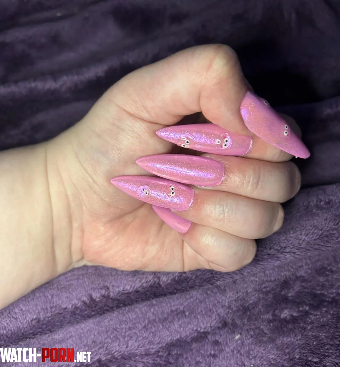 The nails have eyes   by yourvanillatragedy