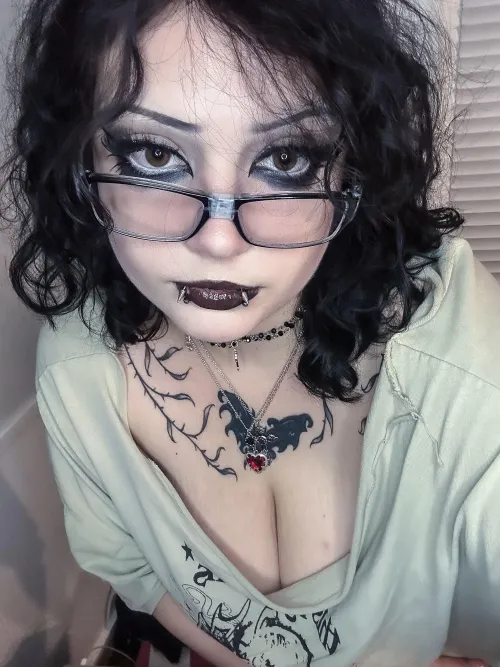 Thumbnail Hilarious Glasses Mishap - bigtiddygothgf Revelations