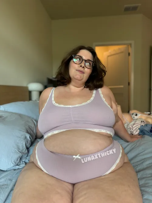 Thumbnail Curvy Dreams: Explore Every Curve with lunaxthicky