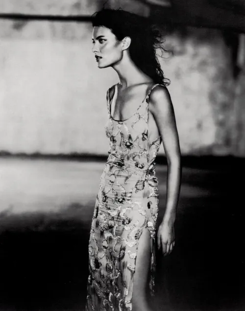 Thumbnail Shalom Harlow: Unveiling the Journey of a Model by bil_sabab